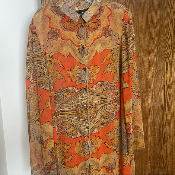 Dana Buchman sheer Japanese type kimono. 3/4 length. In floral/abstract pattern - Picture 3 of 7